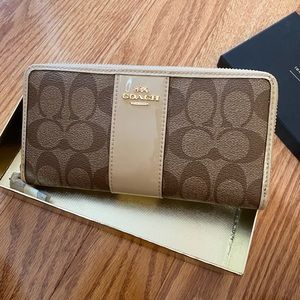 Brand new never used coach wallet